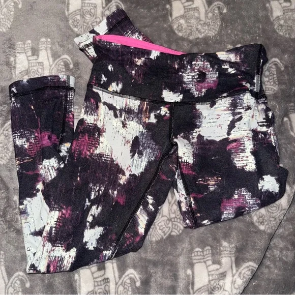 Lululemon athletic Leggings - Picture 6 of 7